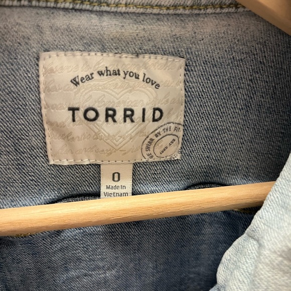 Torrid Metal Studded Skull Distressed Denim Biker Vest Stretch Outdoor Women's 0 - Picture 3 of 8